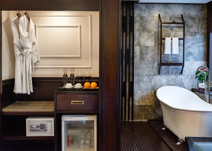 Amanda Luxury Cruise 5*
