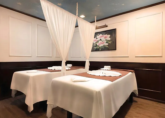Amanda Luxury Cruise  5*