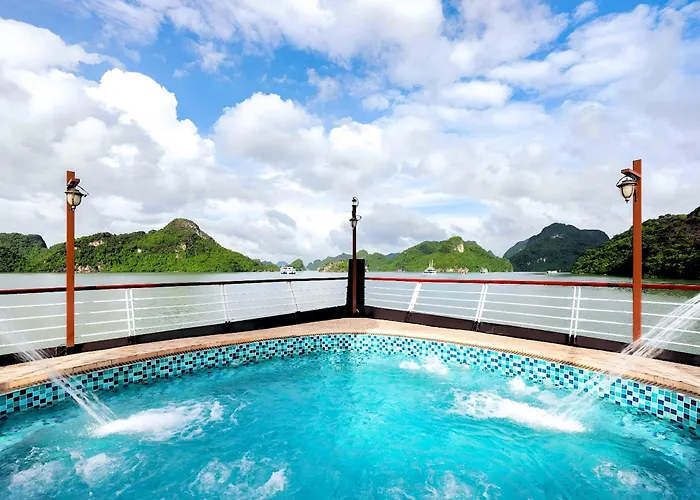 Amanda Luxury Cruise  5*