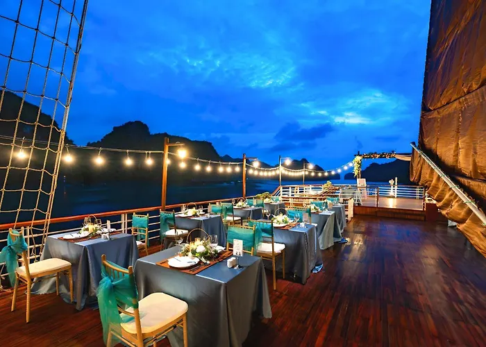  Amanda Luxury Cruise